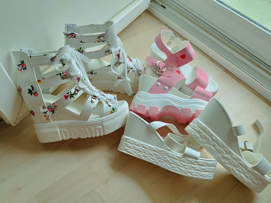 Сандали на платформа