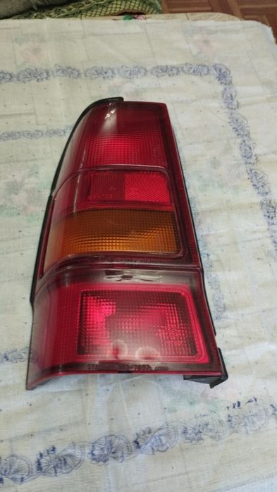 Левый фонарь стоп задний Мазда 626 универсал