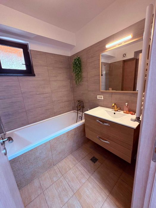 Propietar vand apartament 2 camere zona Petrom City