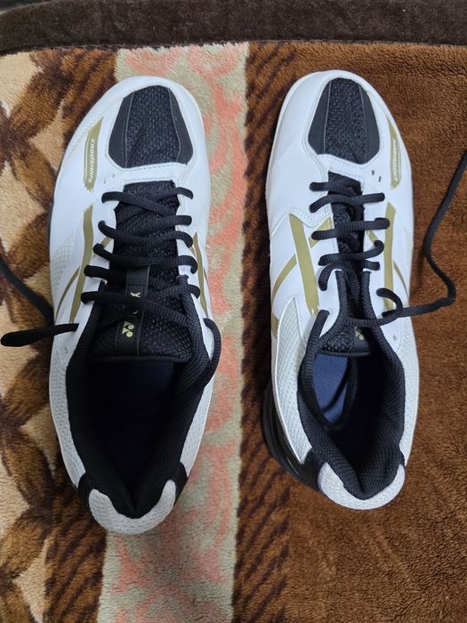 Yonex Power Cushion 39 кроссовки