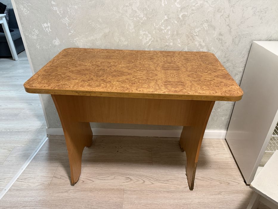 Стол обеденный б/у