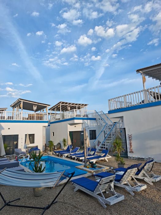 Beach Please-Beach Bungalows Costinesti-Cazare in Costinesti , piscina . 2-4 persoane