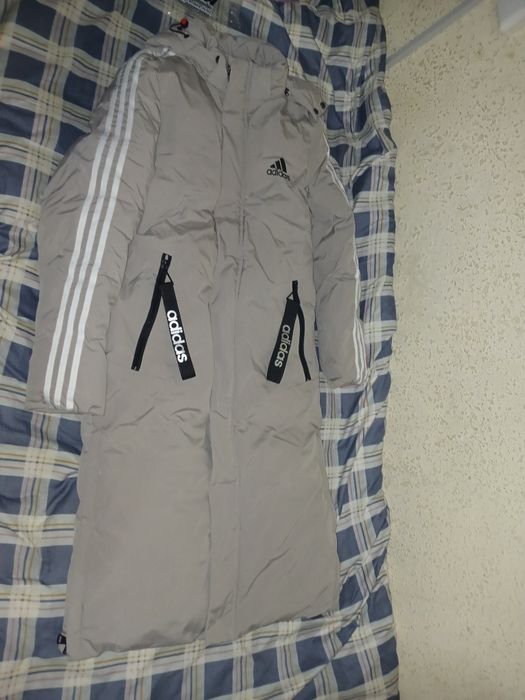 Adidas куртка холати зур сирочна сотилади