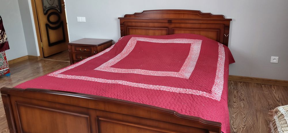 Продам спальный гарнитур