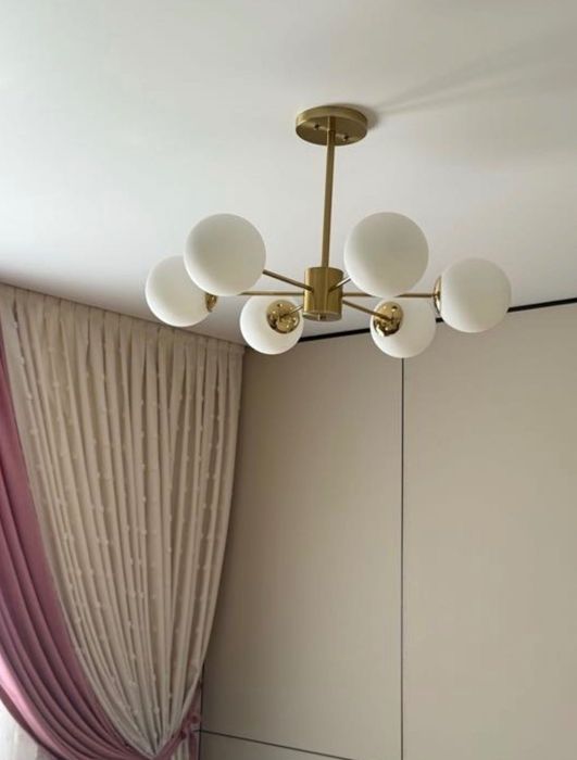 Продам Новую красивую люстру