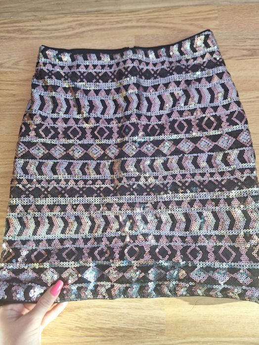 Пола с пайети размер S