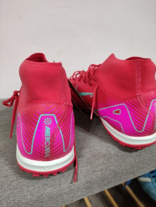 Ghete fotbal pentru teren sintetic