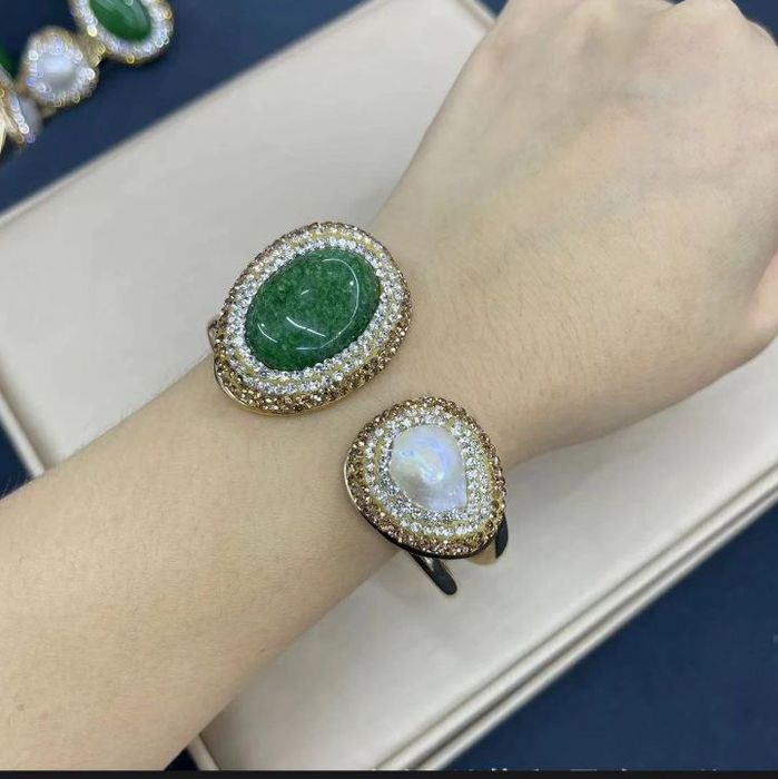 Браслеты с  Султанитом,жемчугом,нефритом, бирюзой .1 браслет -300т.сум