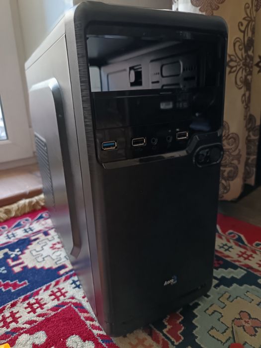 Продам корпус aerocool cs-182