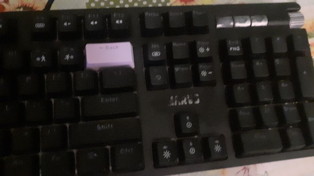 Механична клавиатурата на Marvo