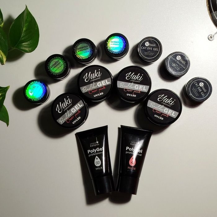 Продам всё для маникюра