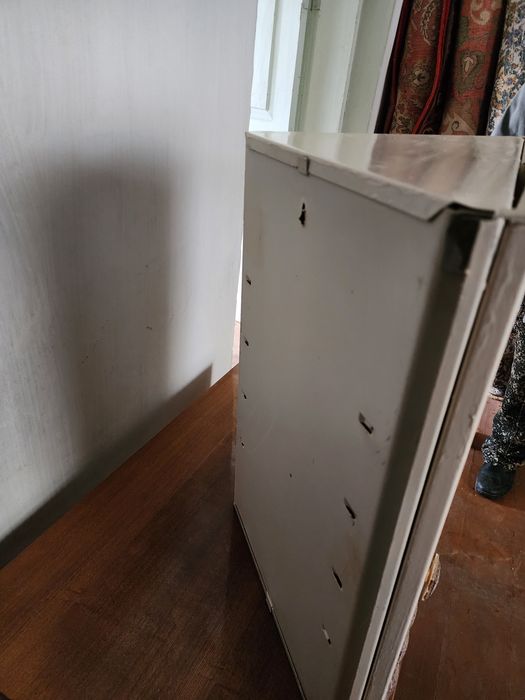 Угловой Навесной металический шкаф для ванны, бани,кухни и т. п...