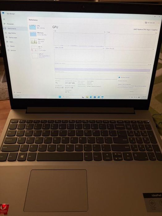 vând laptop Lenovo