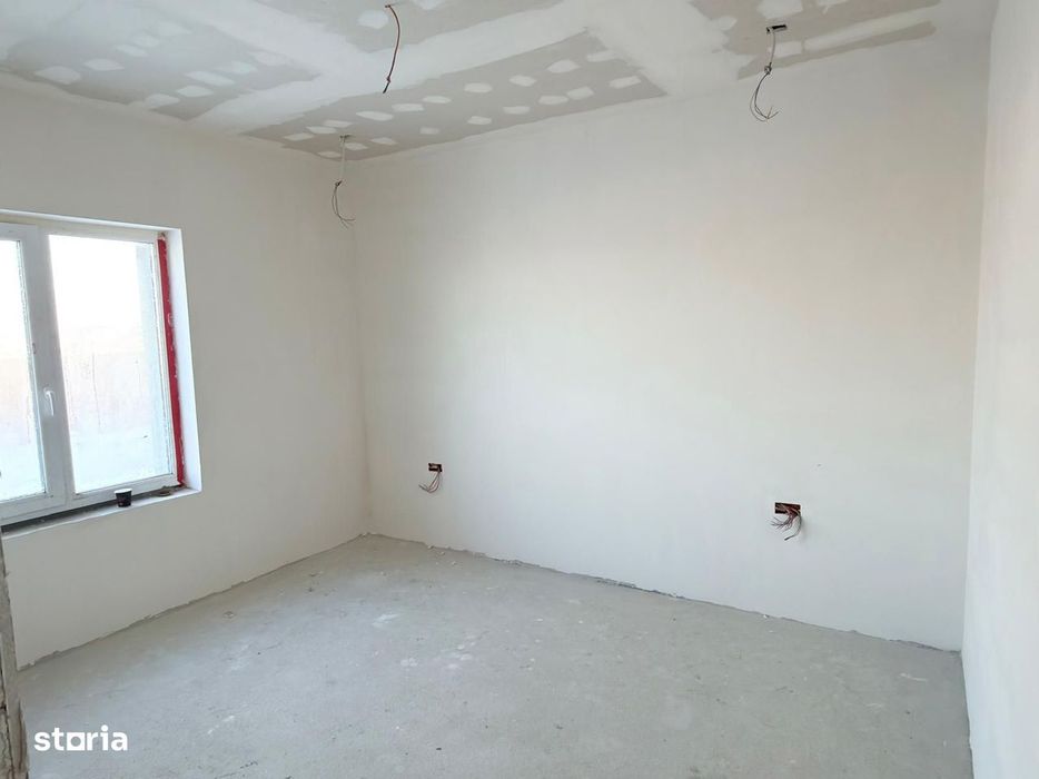 Comision 0 - 4 cam curte proprie - 155.000eur, TVA si parcare incluse!