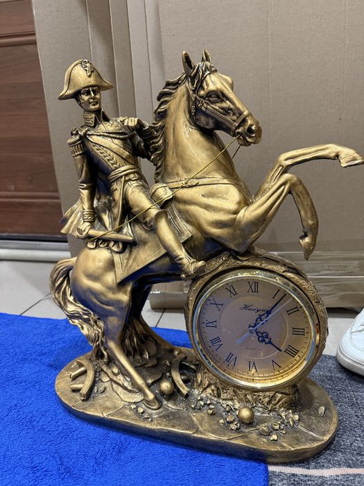 Продам интерьерные часы