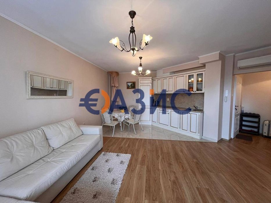 Продава се Тристаен апартамент в к.к. Слънчев бряг - 90 кв.м за 822 €/кв.м - Снимка #3
