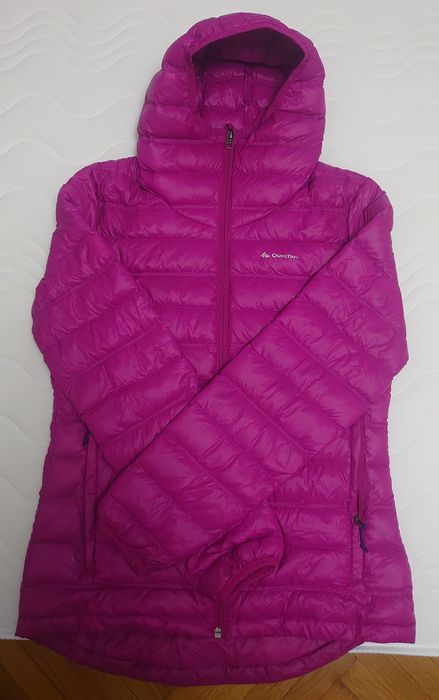 Vând geacă de puf mărimea Xs,dar merge la un S.