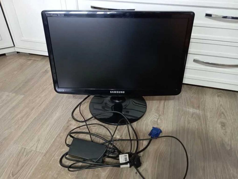 Монитор 19 дюйм vga