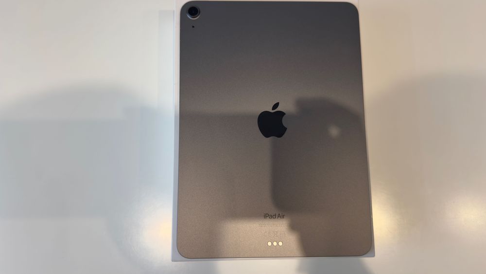 Apple iPad 5th M1, 64GB, Wi-fi + Pencil gen. 2 + Combo Touch