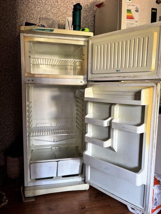 Продам холодильник