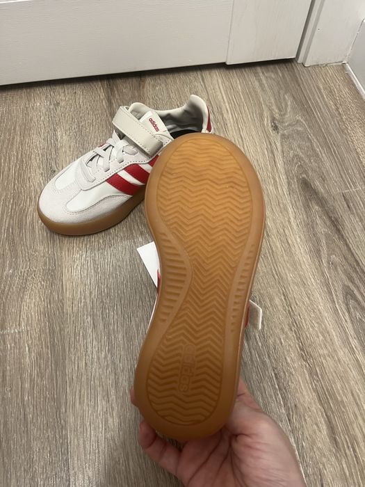 Белые кеды Adidas 33