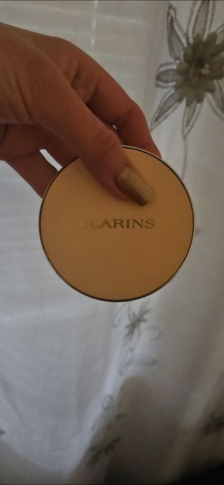 Пудра - Clarins 001