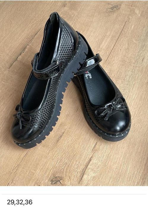 Продам школьную детскую обувь для девочек