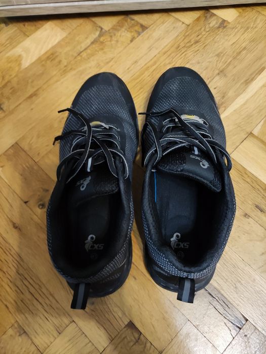 Продавам чисто нови работни обувки без защита