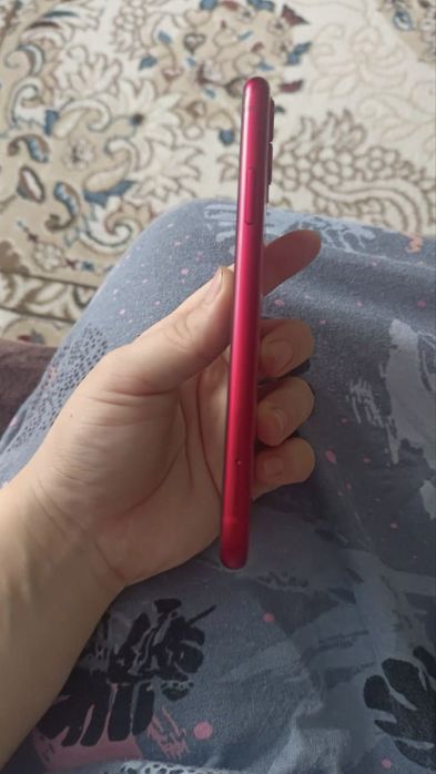 Продам айфон 11