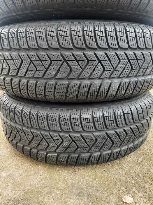 4 Броя 225/65/17 Pirelli 2x7mm 2x6,5mm