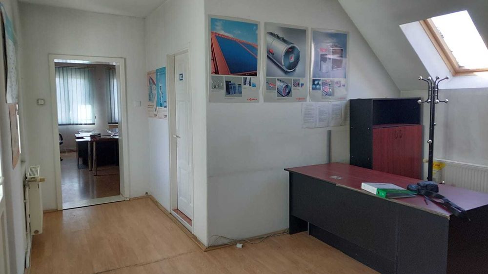 Vând teren in Tg. Mures, suprafata de 4512 mp si Casa sediu firma