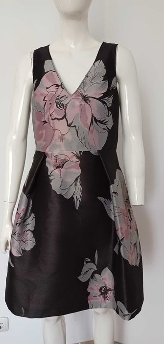 Rochie Max &Co nouă