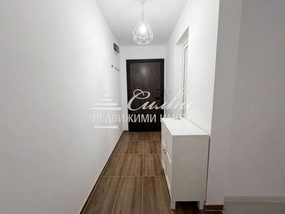 Продава се Двустаен апартамент в Шумен, Томбул джамия - 54 кв.м за 2038 €/кв.м - Снимка #2