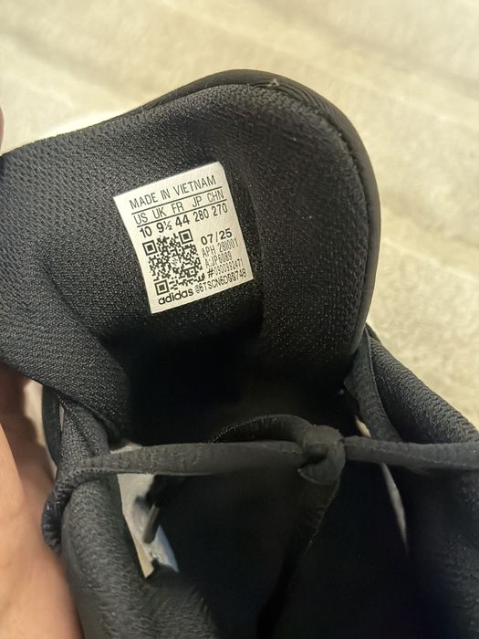 Кроссовки adidas оригинал новые