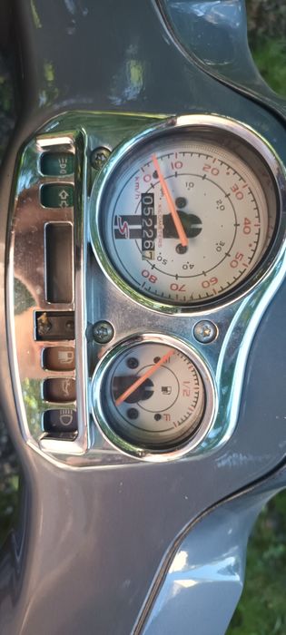 Piaggio Vespa 49cc 2timpi 5200km 2009