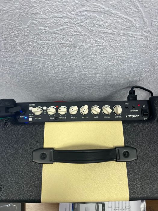 Гитарный комбоусилитель Cort