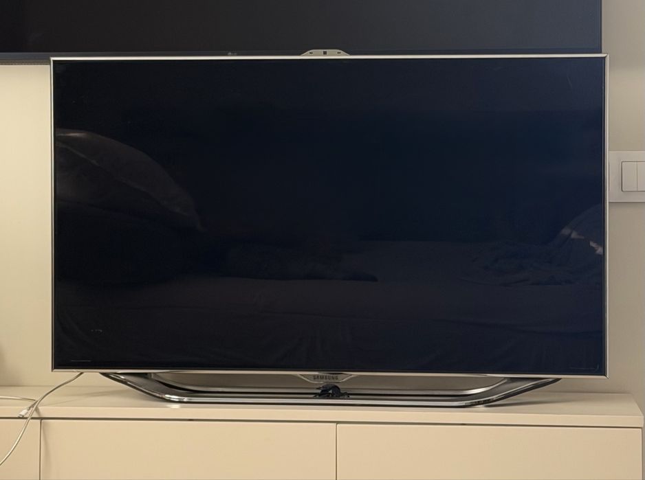 Samsung UE40ES8007U (серия ES8000)