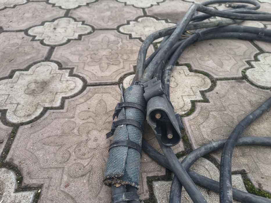 Cabluri trifazice diverse mărimi