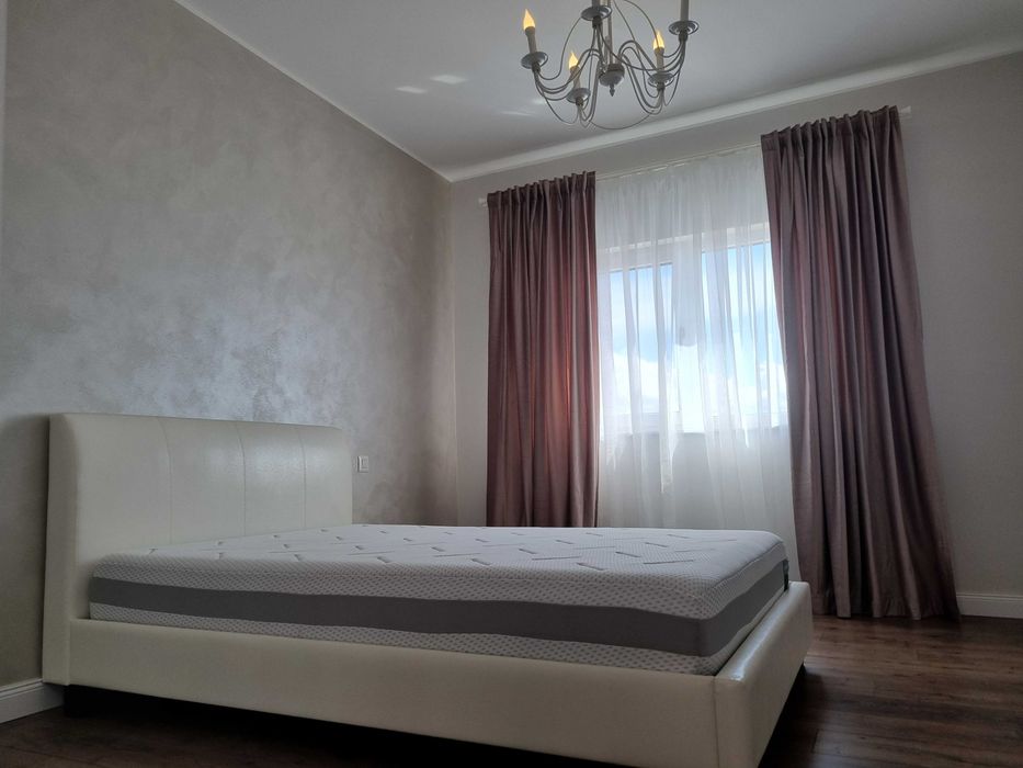 Apartament 4 camere, Cartier Rezidenţial
