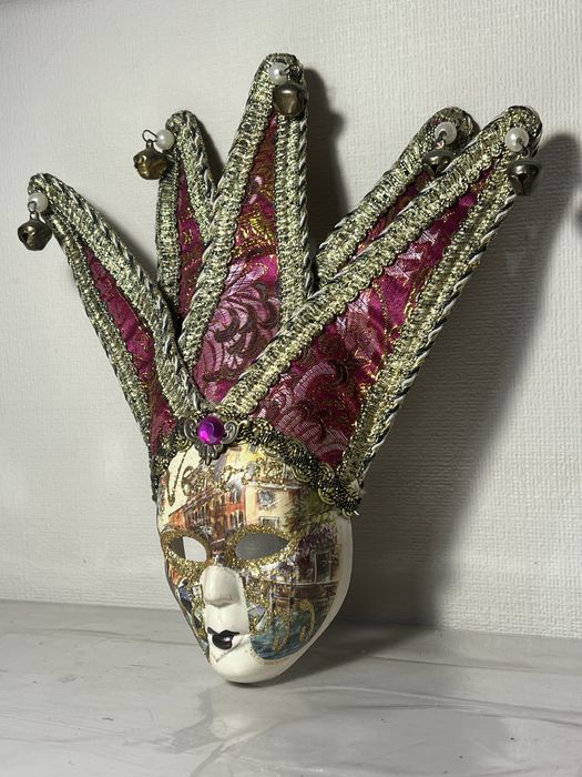 Венецианская маска декоративная