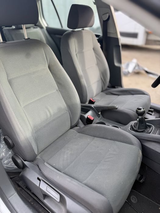 Vw Golf 5 1.6 mpi ръчка На Части !