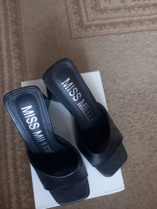 Новые шлепанцы-босоножки