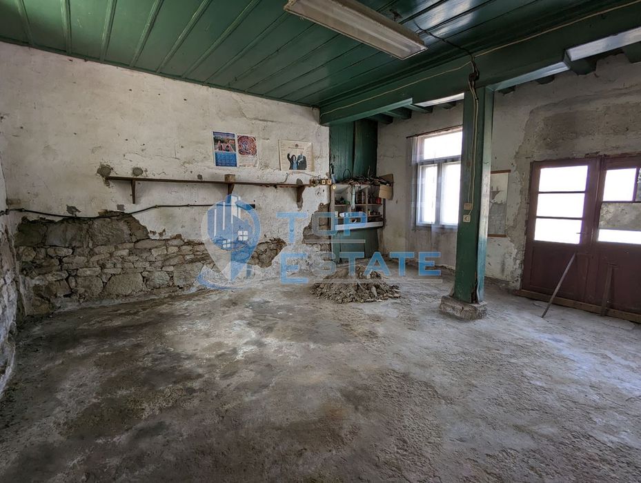 Две автентични къщи в град Елена