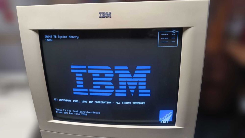 Ретро компютър IBM Personal Computer 365