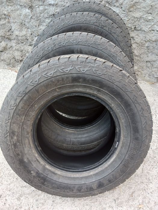 Почти нови гуми с размери  265/70/16