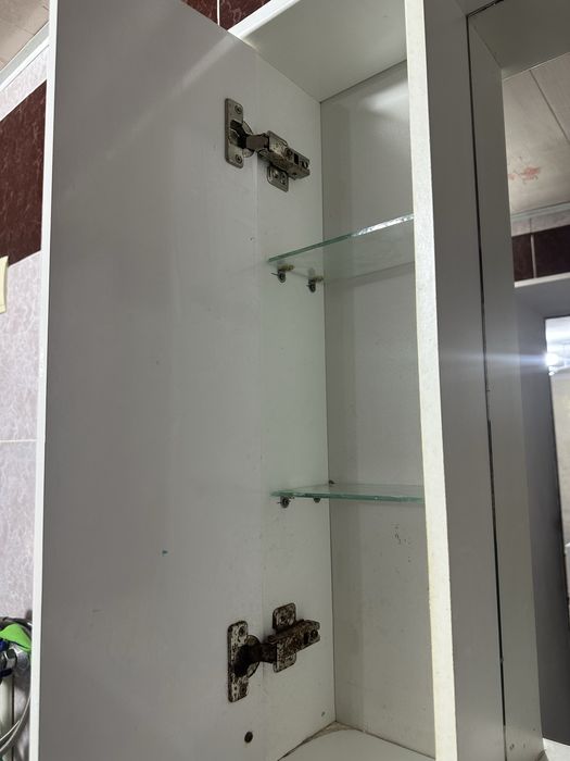 Продается умывальник с зеркалом