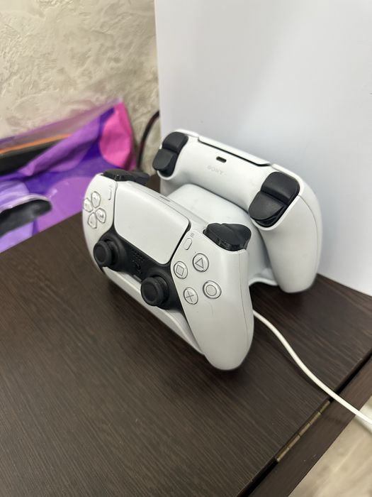 Продам пс5 в комплекте с играми