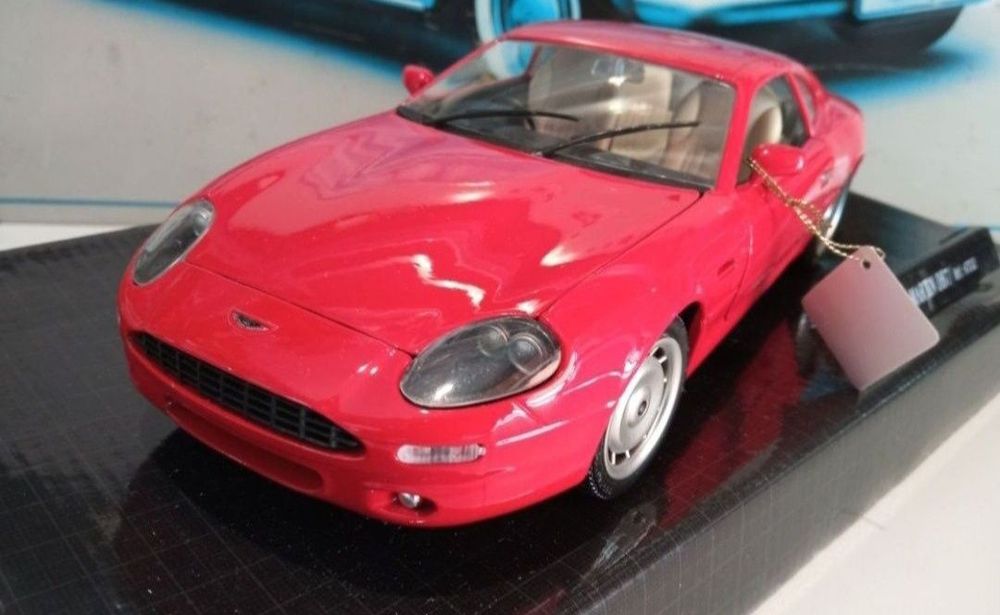 Aston Martin guiloy scara 1:18
Scara 1/18
Guitoy