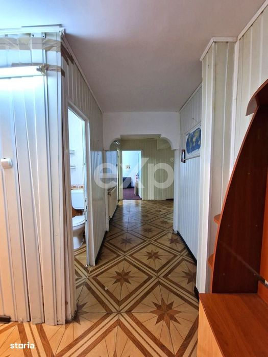 Apartament de vanzare – 4 camere ,Parter , Micro 12