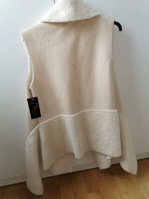 Vândă Vesta piele naturala noua cu eticheta